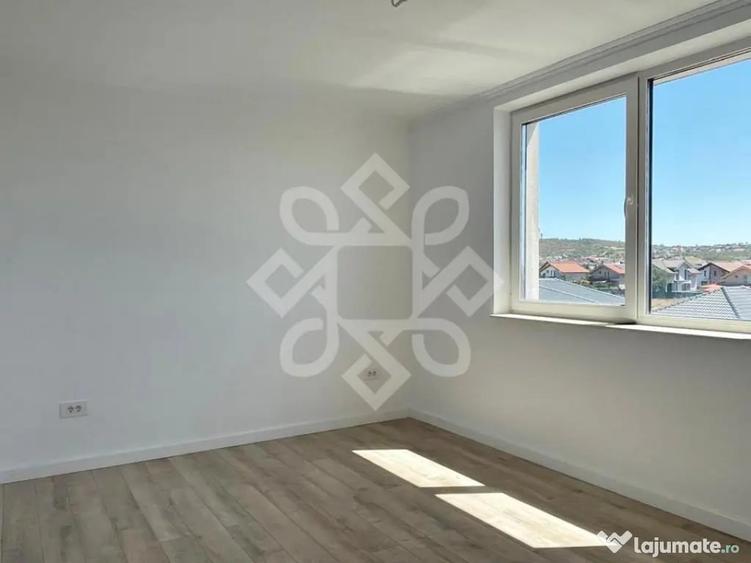 Apartament cu 2 camere semidecomandat în Oncea