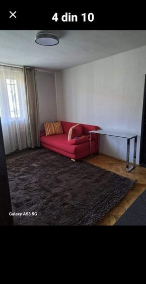 Apartament cu 3 camere semidecomandat în Horea