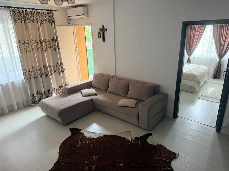 Apartament cu 3 camere decomandat în Fundeni