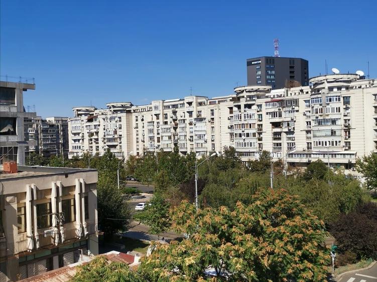 Garsonieră decomandată în Unirii