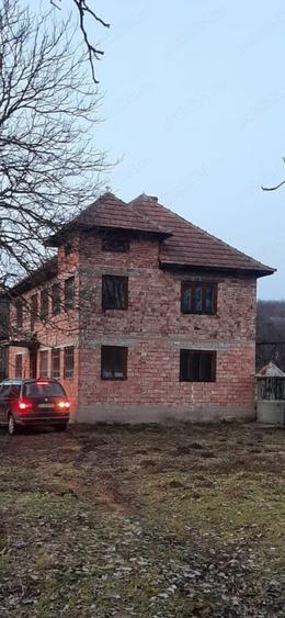 Casă cu 6 camere în Cizer