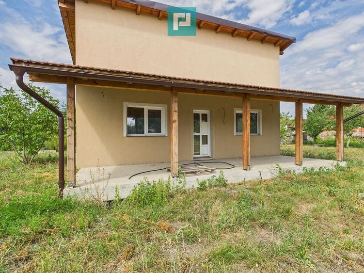 Casă individuală cu 2 camere cu Canalizare în Gai