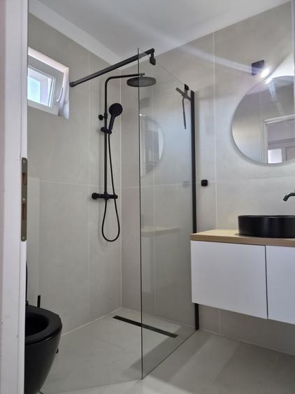 Casă cu 3 camere în Dumbrăvița