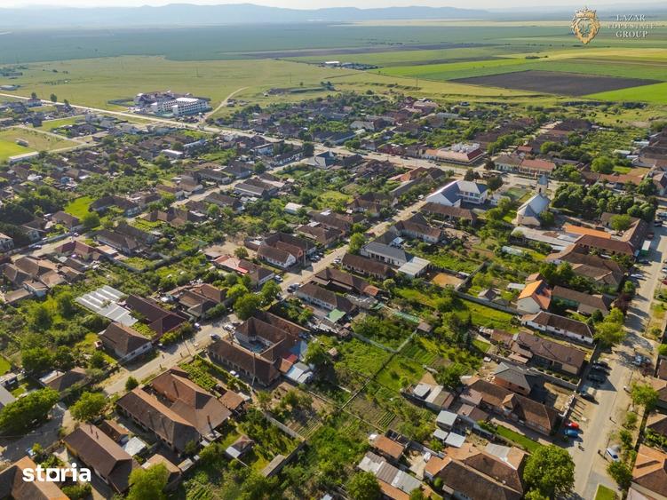 Casă cu 5 camere cu Teren 1065 Mp în Vladimirescu