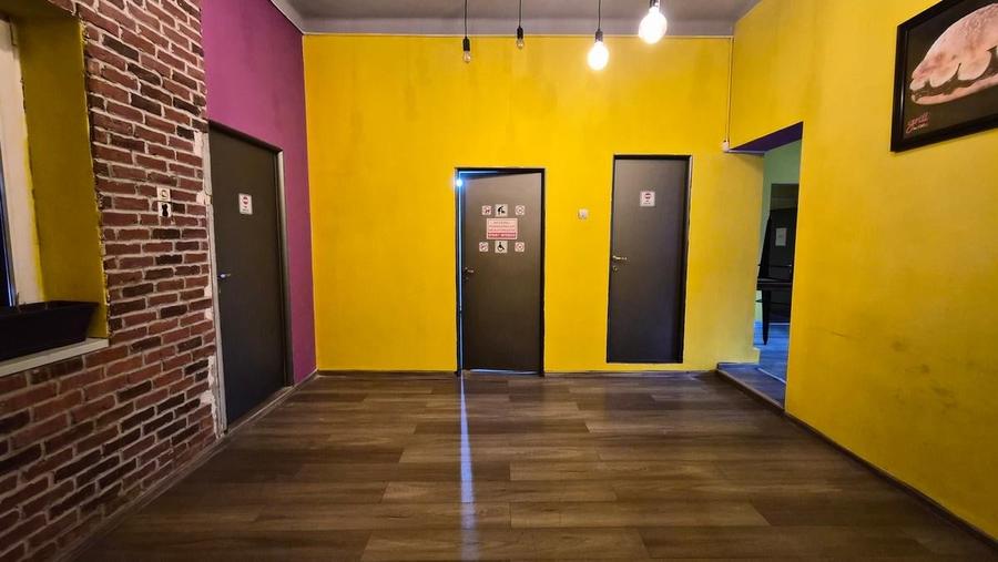 Apartament cu 4 camere semidecomandat în Central