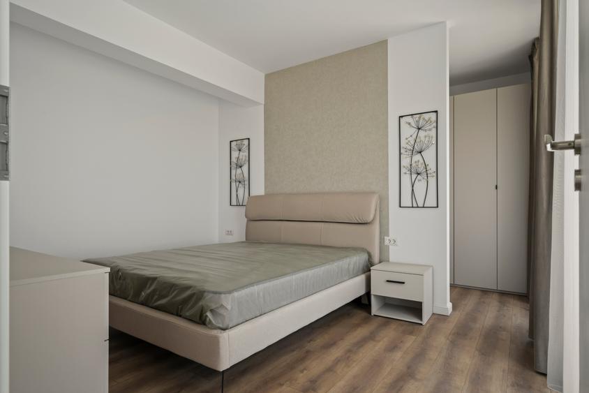 Penthouse cu 3 camere decomandat în Prelungirea Ghencea