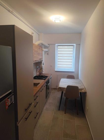Apartament cu 2 camere decomandat în Uverturii