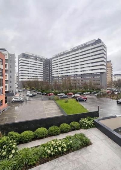 Apartament cu 3 camere semidecomandat, mobilat în Herăstrău