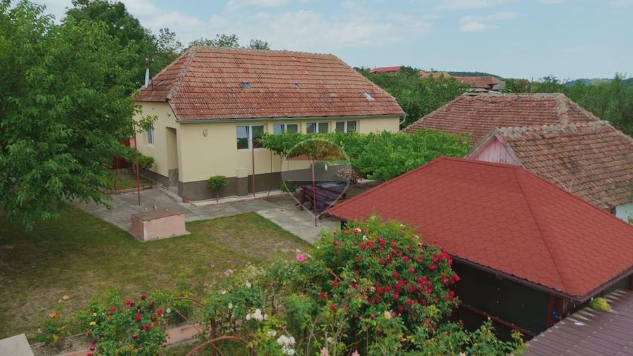 Casă cu 3 camere cu Teren 8788 Mp în Forosig