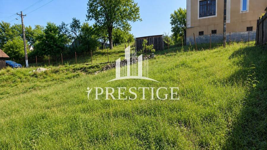 Teren agricol intravilan de 1100 mp, în Săcel