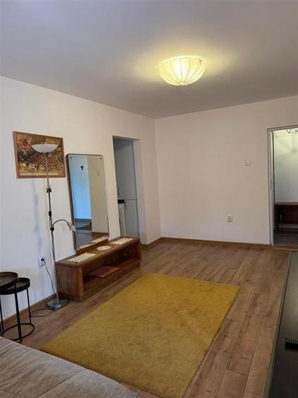 Apartament cu 3 camere circular în Astra