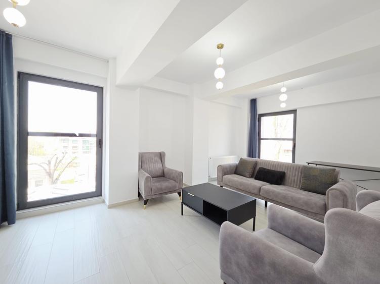 Apartament cu 2 camere decomandat, mobilat în Central