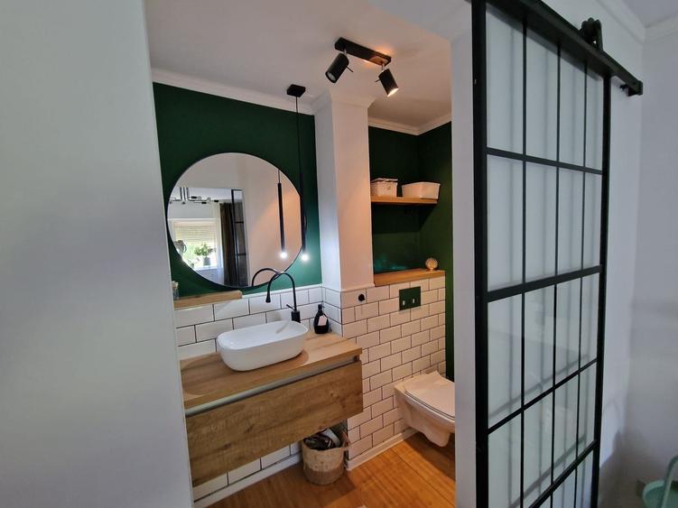 Apartament cu 3 camere decomandat în Drumul Sării