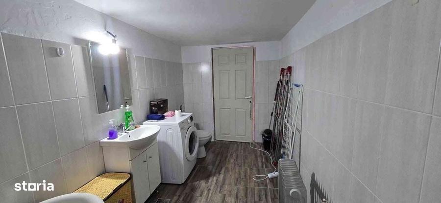 Casă cu 4 camere cu Teren 551 Mp în Orlești