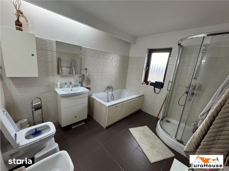 Casă cu 4 camere cu Teren 500 Mp în Central