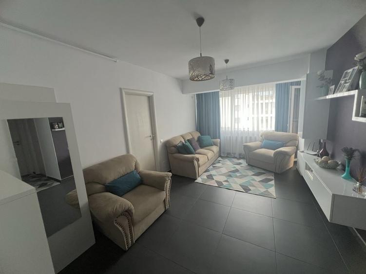 Apartament cu 2 camere semidecomandat în Palazu Mare