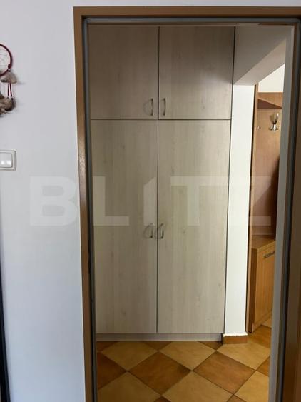 Apartament cu 4 camere decomandat, mobilat în Central