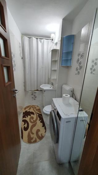 Garsonieră decomandată în Gorjului