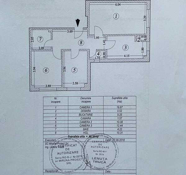 Apartament cu 3 camere decomandat în Sud