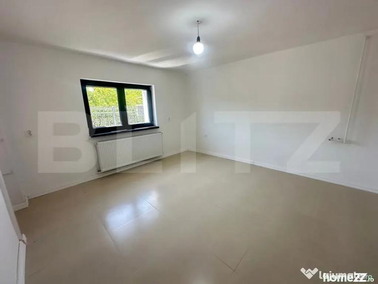 Casă cu 5 camere cu Teren 275 Mp în Central