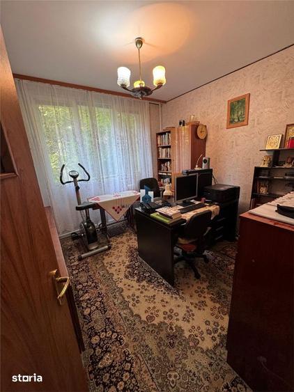Apartament cu 4 camere decomandat în Berceni