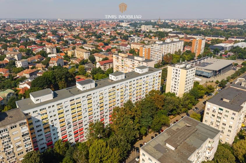 Apartament cu 2 camere semidecomandat, mobilat în Complex Studențesc