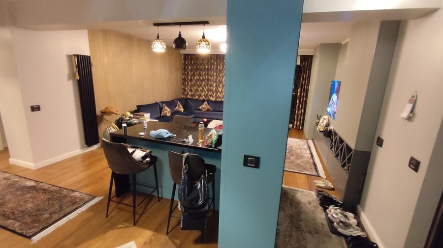 Apartament cu 3 camere decomandat în Baba Novac