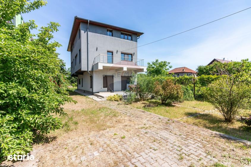 Teren de 2436 mp, în Rahova