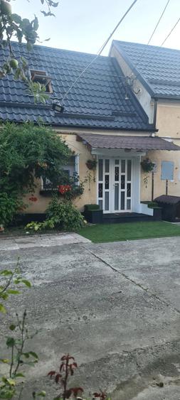 Casă cu 5 camere cu Teren 1350 Mp în Hălchiu