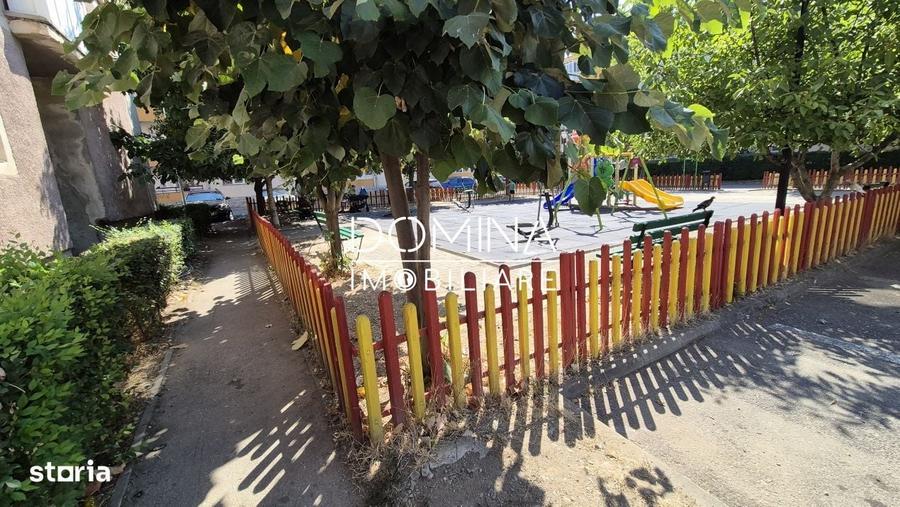 Apartament cu 3 camere decomandat în Teilor