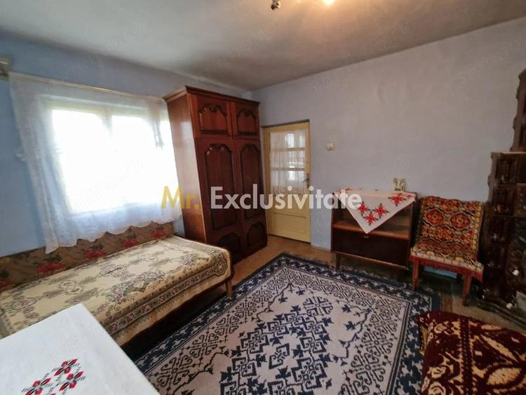 Casă cu Teren 1223 Mp în Moșoaia