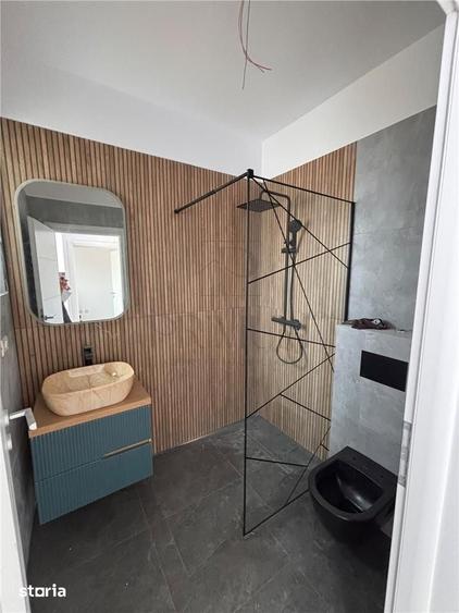 Casă cu 5 camere cu Teren 301 Mp în Central
