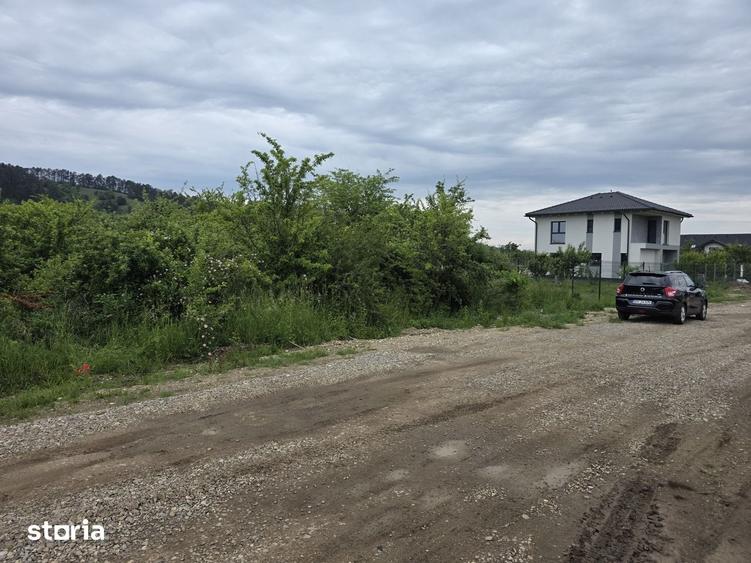Teren de 1350 mp, în Sânpetru