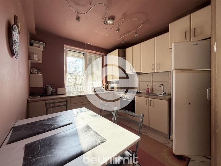 Apartament cu 3 camere decomandat, mobilat în Central