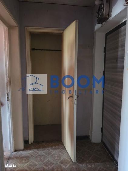 Apartament cu 4 camere decomandat în Traian