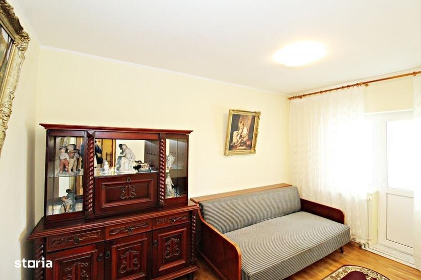 Apartament cu 3 camere decomandat în Faleza Nord