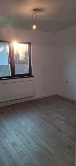 Casă cu 3 camere cu Canalizare în Lumina