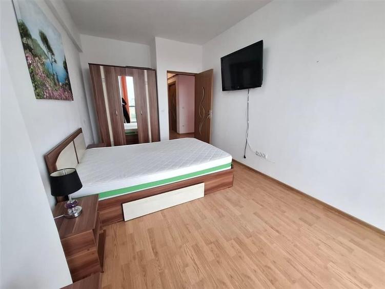 Apartament cu 3 camere semidecomandat, mobilat în Șelimbăr