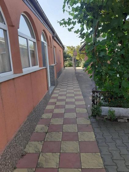 Casă cu 3 camere cu Teren 700 Mp în Central