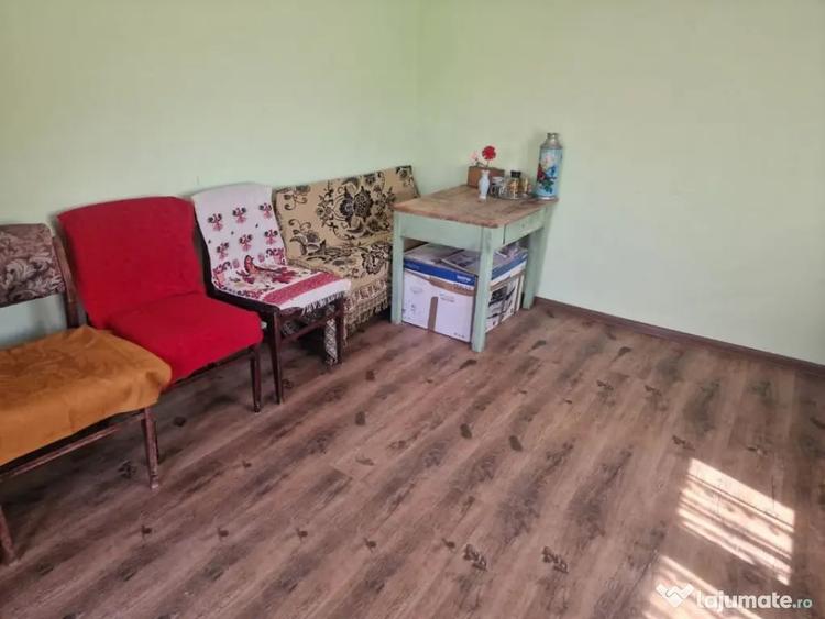 Casă cu 2 camere cu Teren 1150 Mp în Boțești