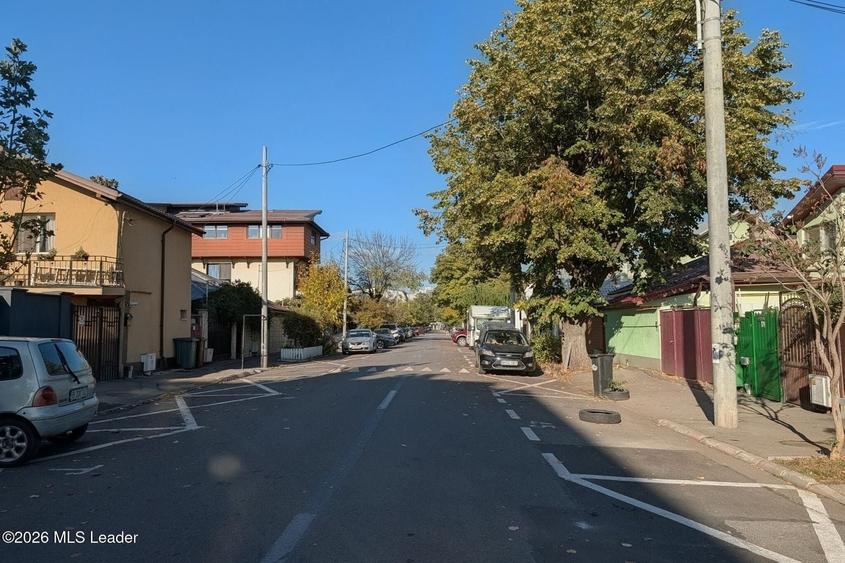 Casă individuală cu 5 camere cu Canalizare în Bucureștii Noi
