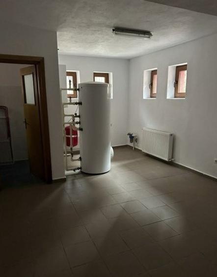 Casă individuală cu 5 camere cu Teren 250 Mp în Tei
