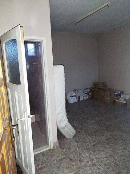 Casă individuală cu 10 camere cu Teren 300 Mp în 7 Noiembrie