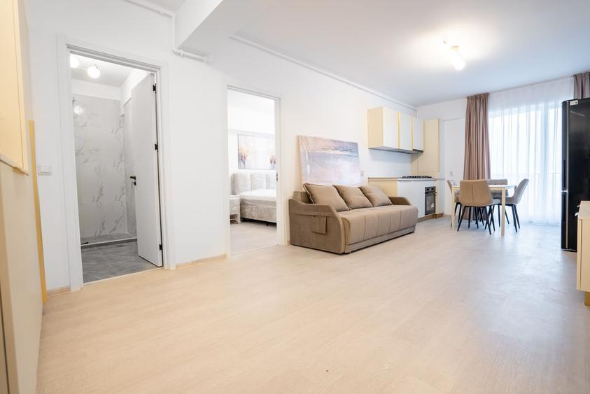 Apartament cu 3 camere semidecomandat în Central — fotografia 1