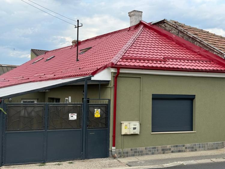 Casă individuală cu 3 camere cu Canalizare în Gruia