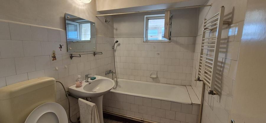 Apartament cu 4 camere decomandat în Ultracentral