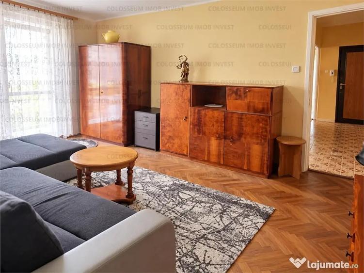 Apartament cu 3 camere semidecomandat în Florilor