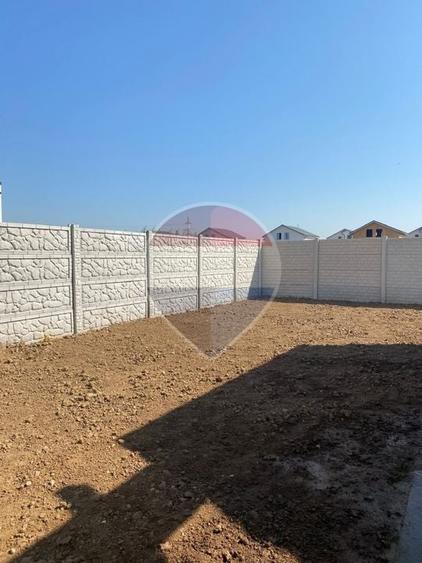 Casă individuală cu 4 camere cu Teren 380 Mp în Berceni