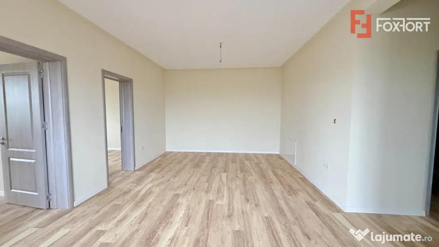 Casă cu 4 camere cu Teren 300 Mp în Ghiroda