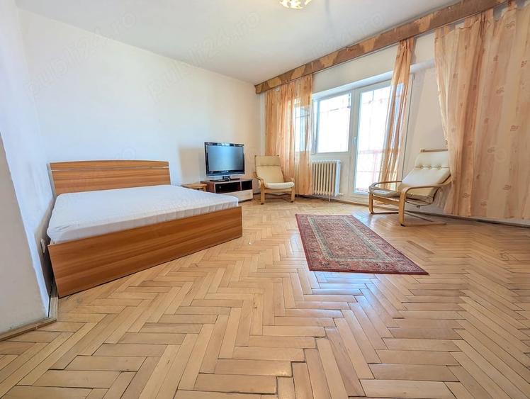 Garsonieră decomandată în Complex Studențesc
